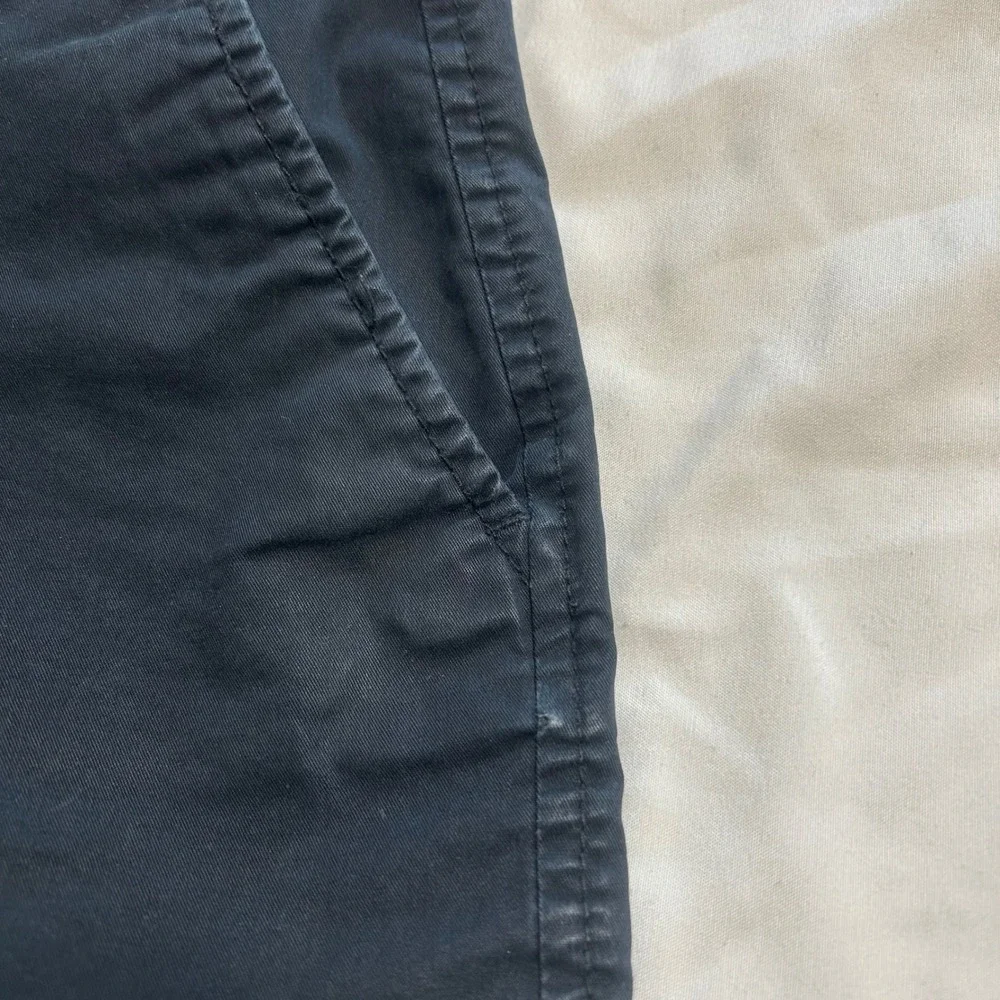 Old Navy Womens Black Chino Shorts Size 8 Mid Rise 3.5 Inch Inseam Casual